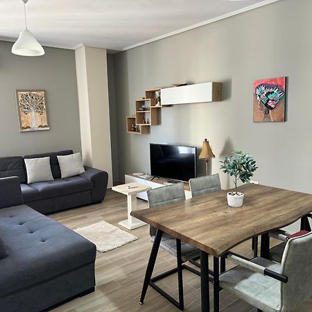 Leon Sea View Apartment Sarandë エクステリア 写真