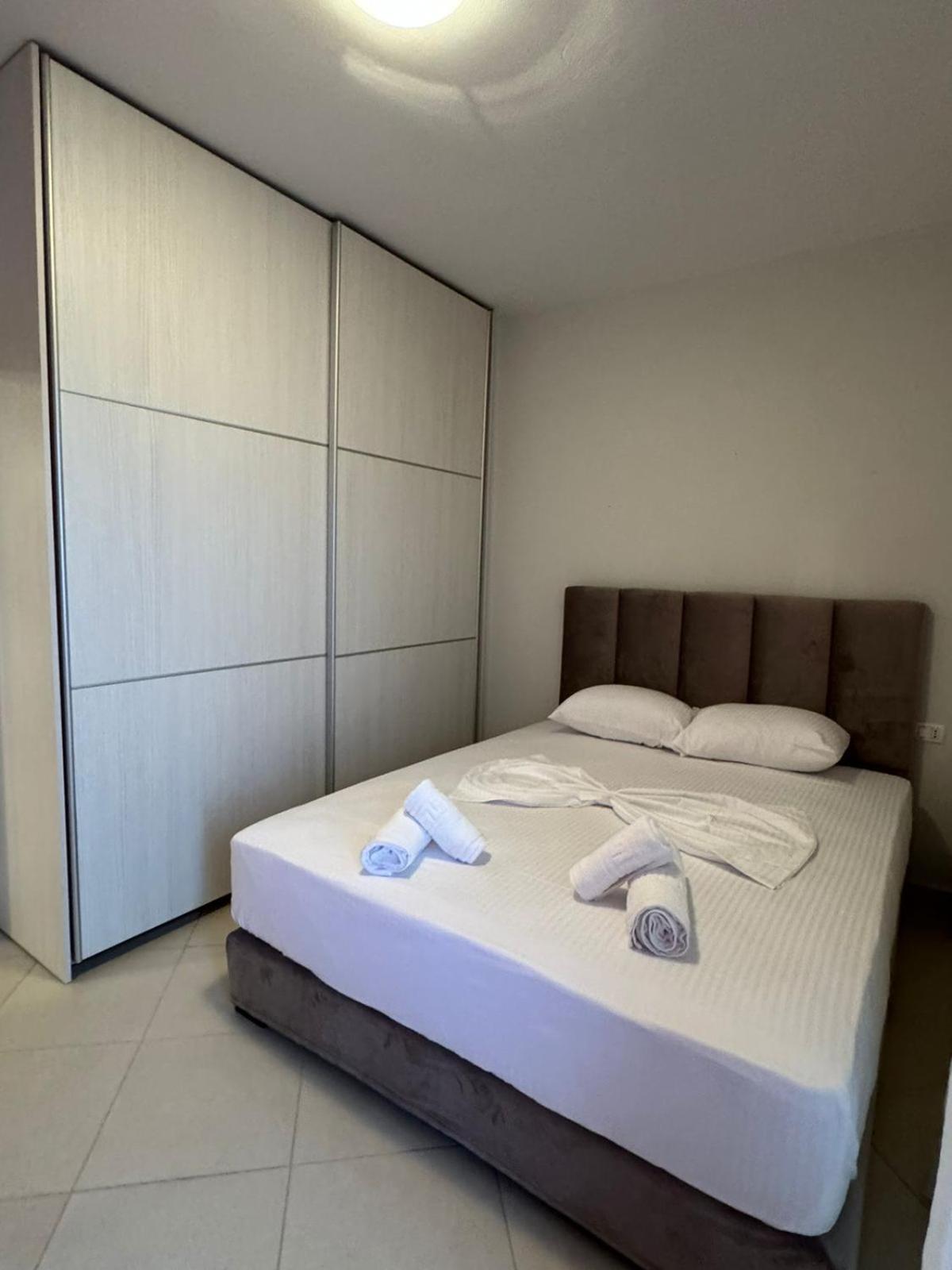 Leon Sea View Apartment Sarandë エクステリア 写真