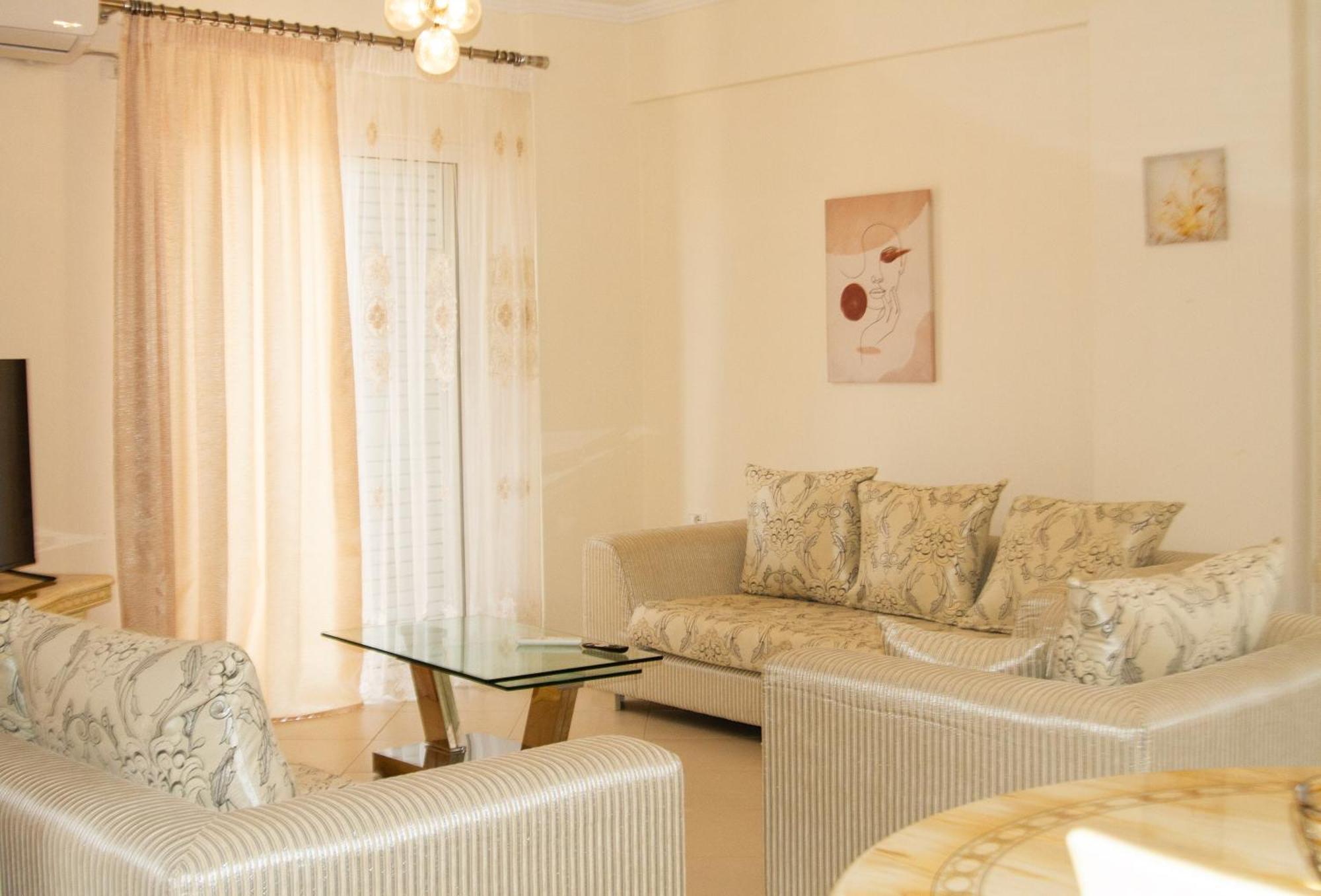 Leon Sea View Apartment Sarandë エクステリア 写真