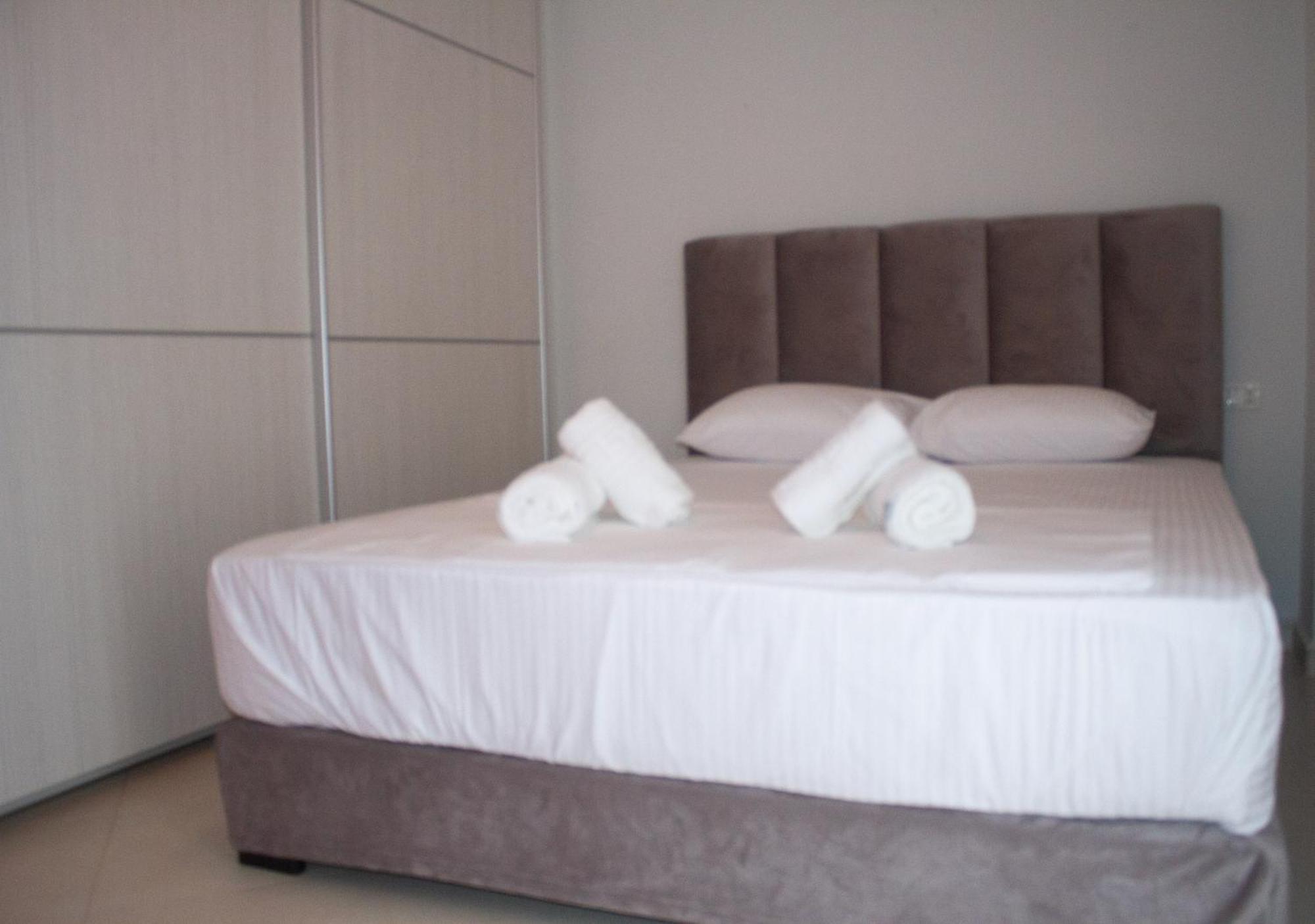 Leon Sea View Apartment Sarandë エクステリア 写真