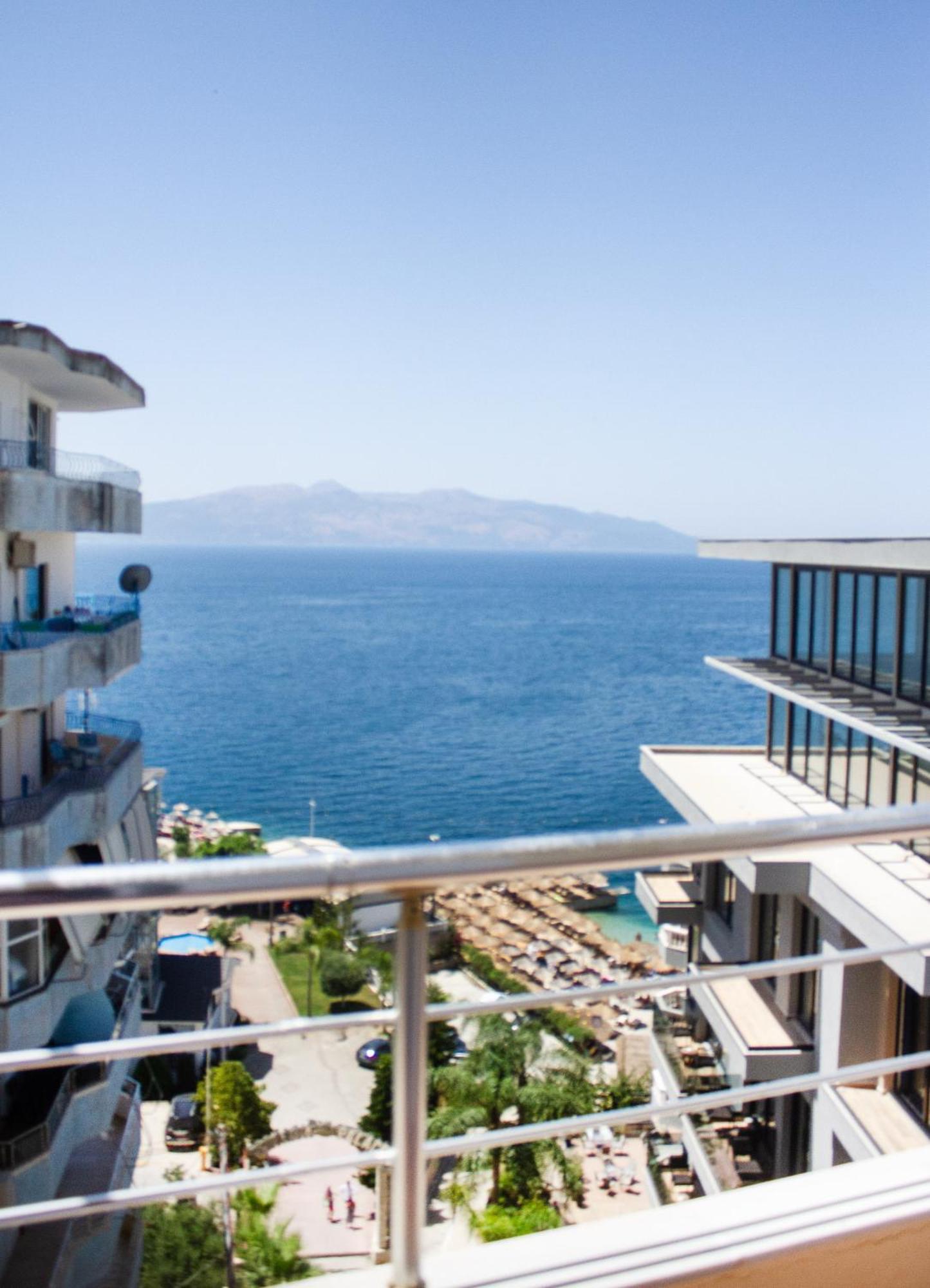 Leon Sea View Apartment Sarandë エクステリア 写真